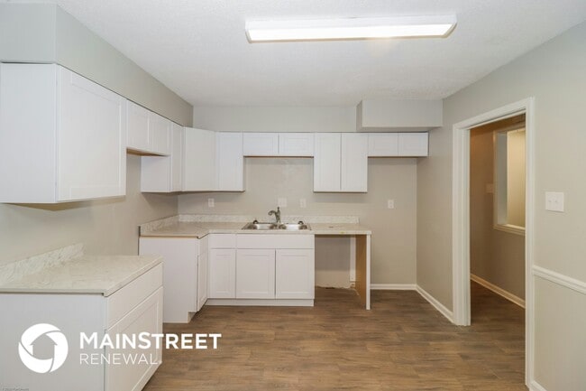 Photo - 5380 Albemarle Dr