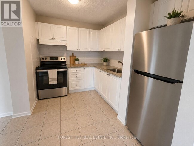 Photo - 1004 - 2590 ARYGLE ROAD