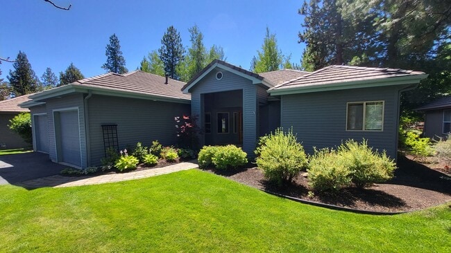 Photo - 3 Bed 2.5 Bath Single Level 3 Car Garage