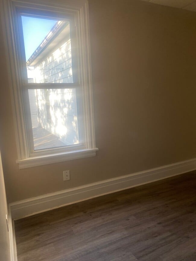 Photo - 05th St S 302-304 Unit Locust St 436-2