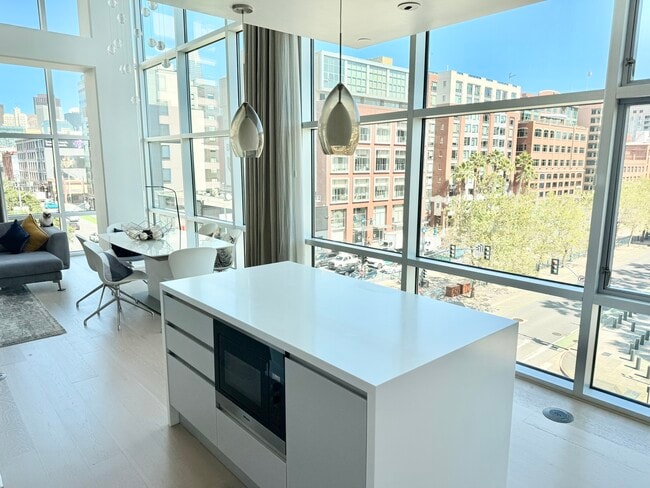 Photo - 207 King St Unit 503