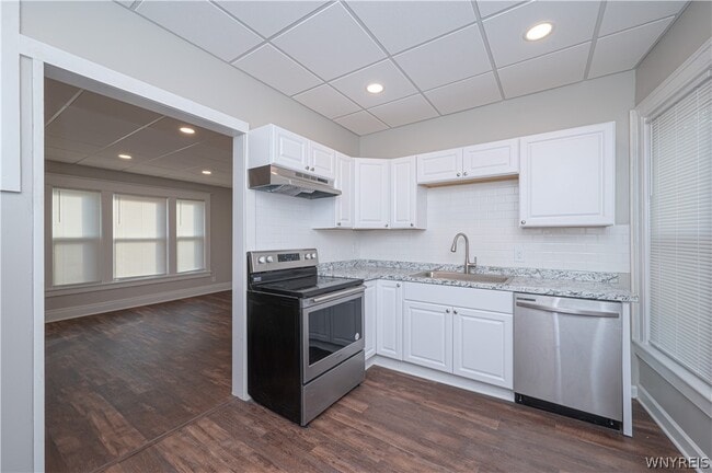 Photo - 2148 Main St