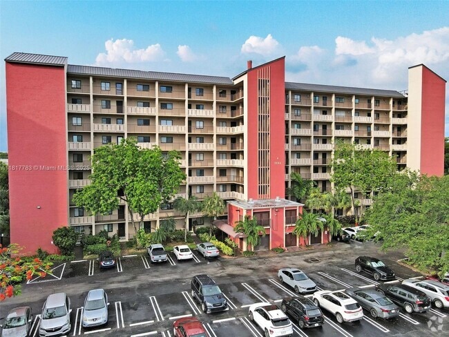 Building Photo - 2206 S Cypress Bend Dr Unit 904 Rental