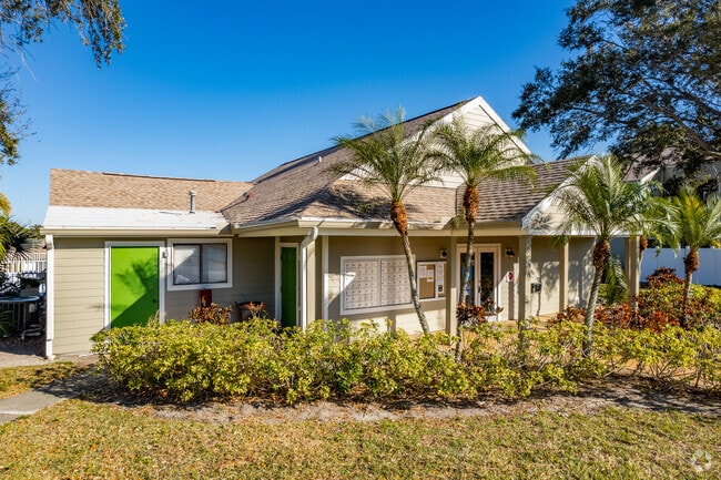 7298 Ulmerton Rd Largo, FL - Brittanys Place Apartments