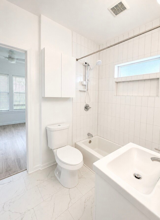 Photo - 3824 Woodleigh St