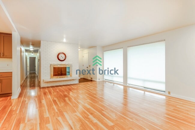 Photo - Stunning cul-de-sac residence near Odle Middle School and Bellevue Aquatic Center!