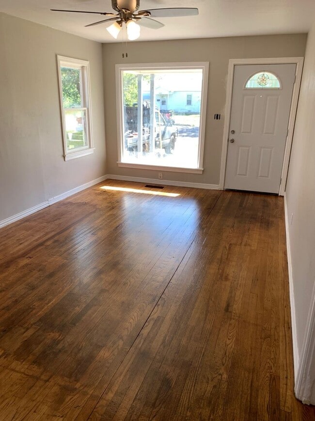 Photo - 4118 S Ong St