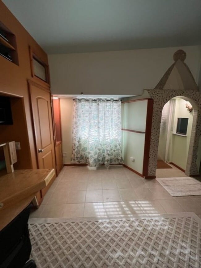 Photo - Furnished Efficency with Utilities Ready Now