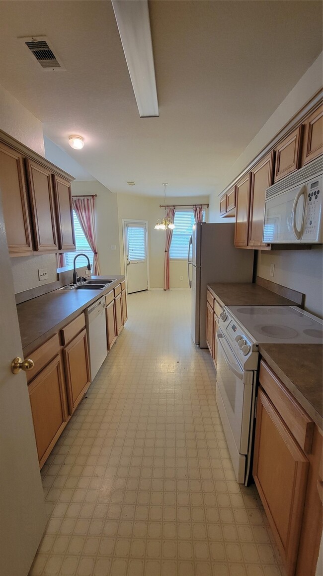 Photo - 13272 Skyline Dr