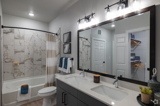 Bathroom - Gateway at Cypress Creek