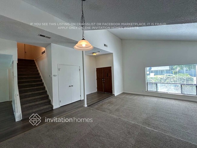 Photo - 2852 Londonderry Dr