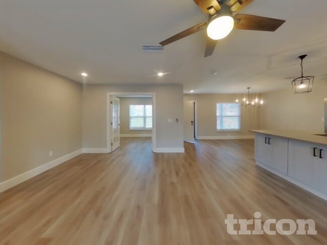 Photo - 15808 Deep Creek Ln