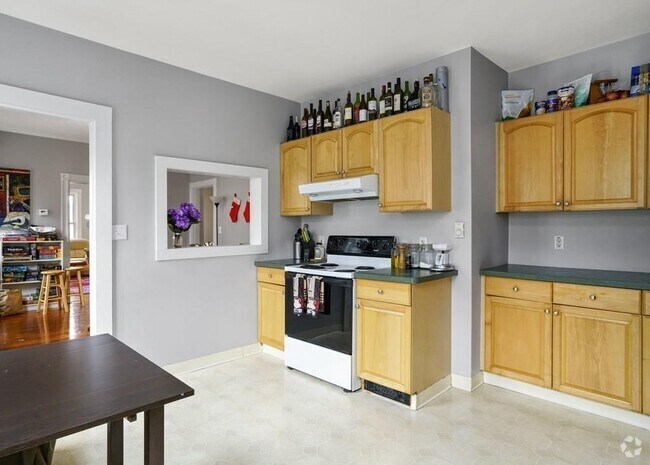 Building Photo - 10 Cutter Ave Unit Cutter Ave Rental