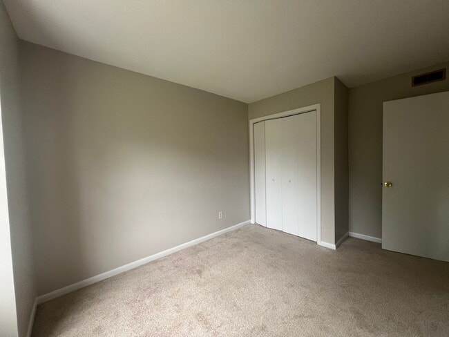 Photo - Charming 3 bedroom 21/2 bath town home loc...