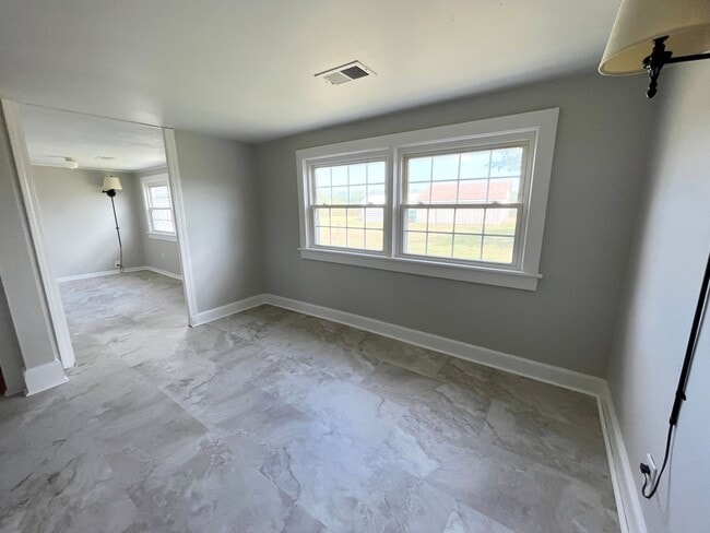 Photo - 784 S Sandy Hook Rd