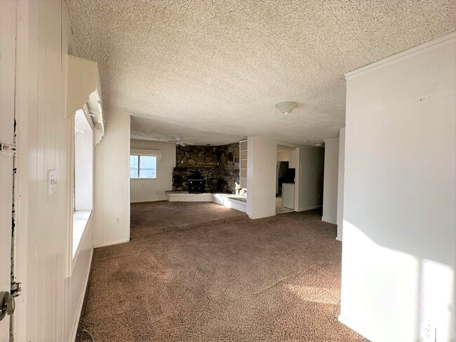 Photo - 813 E Center St