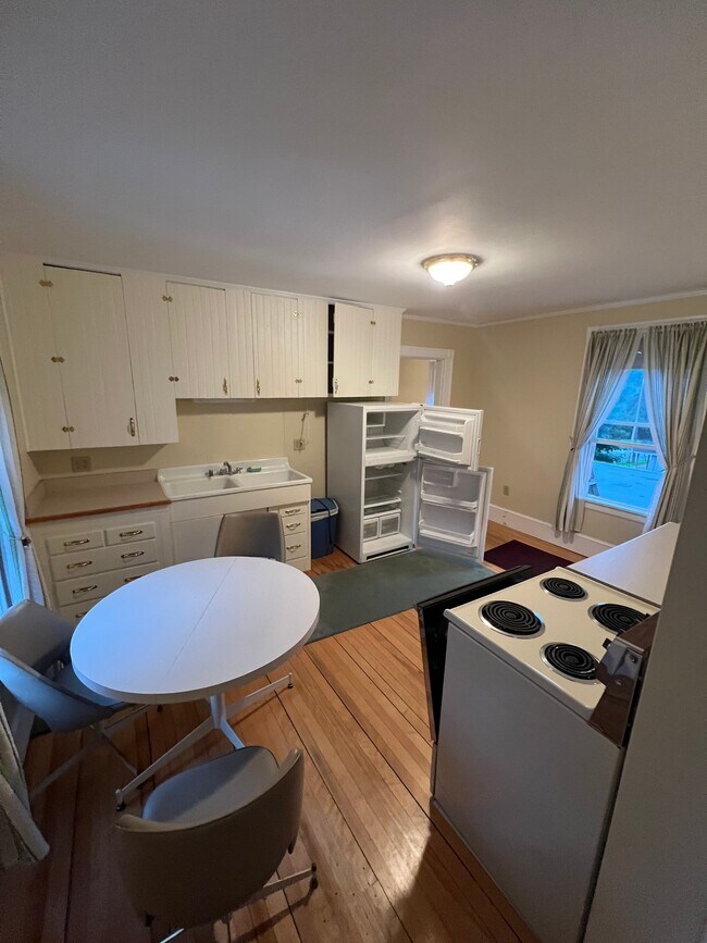 33 E Summer St Unit 1