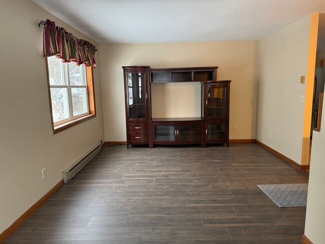 Photo - 285 1/4 Walnut St Unit Apt A