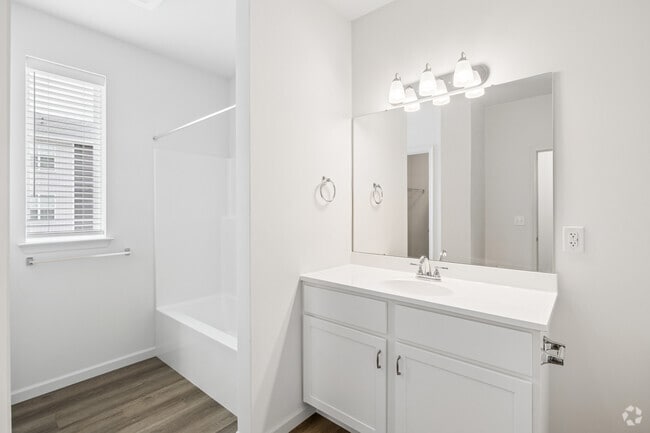 Chestnut 2BR, 1BA - 991SF - Bathroom