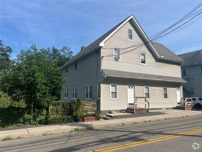 Building Photo - 1225 E Main St Unit 3 Rental