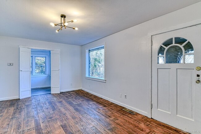 Photo - 19 Innis Ave