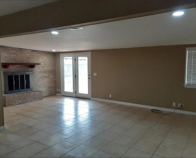 Photo - 1528 Melody Ln