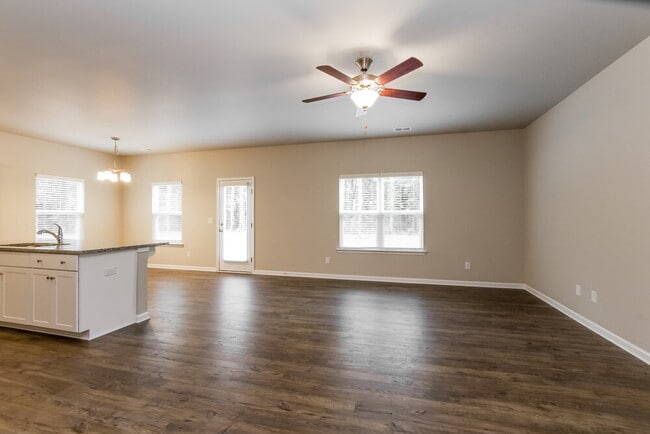Photo - 204 Neal Dr