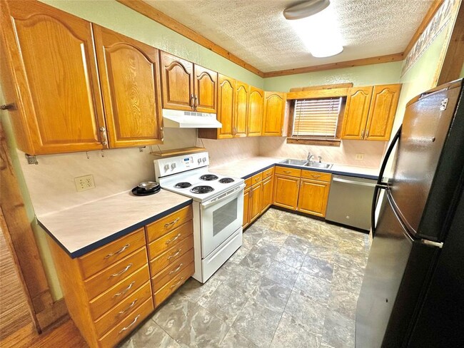 Photo - 1694 Old Luling Rd