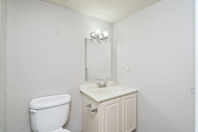 Photo - 302 Wakefield Rd