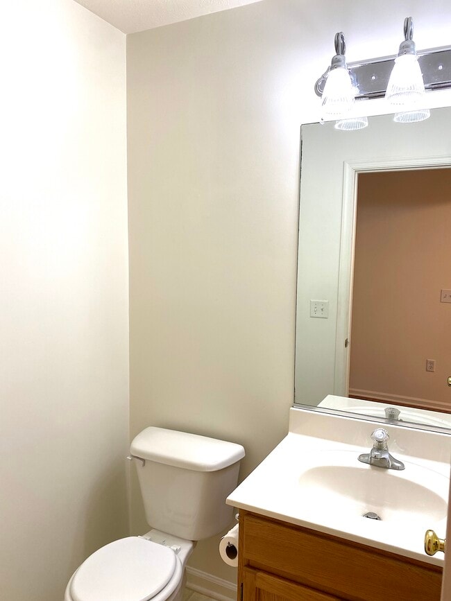 Photo - 104 Windstone Dr