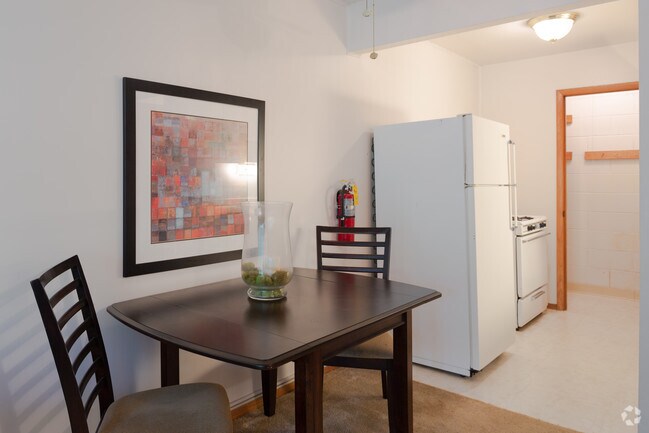 1BR, 1BA - Alcove - Southgate