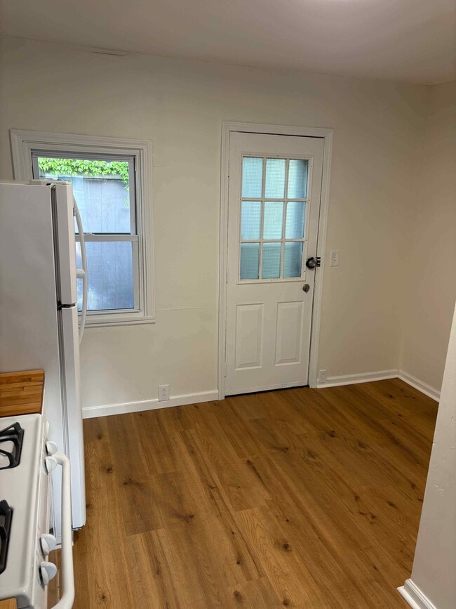 20 Whitmore St Unidad Side Unit