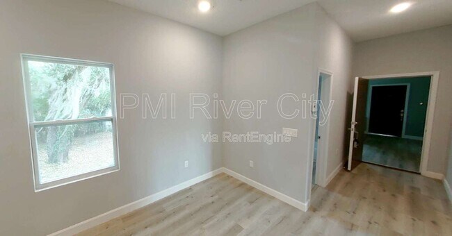 Photo - 151 W 17th St Unit 4