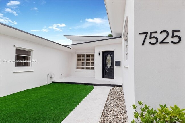 Building Photo - 7525 Adventure Ave