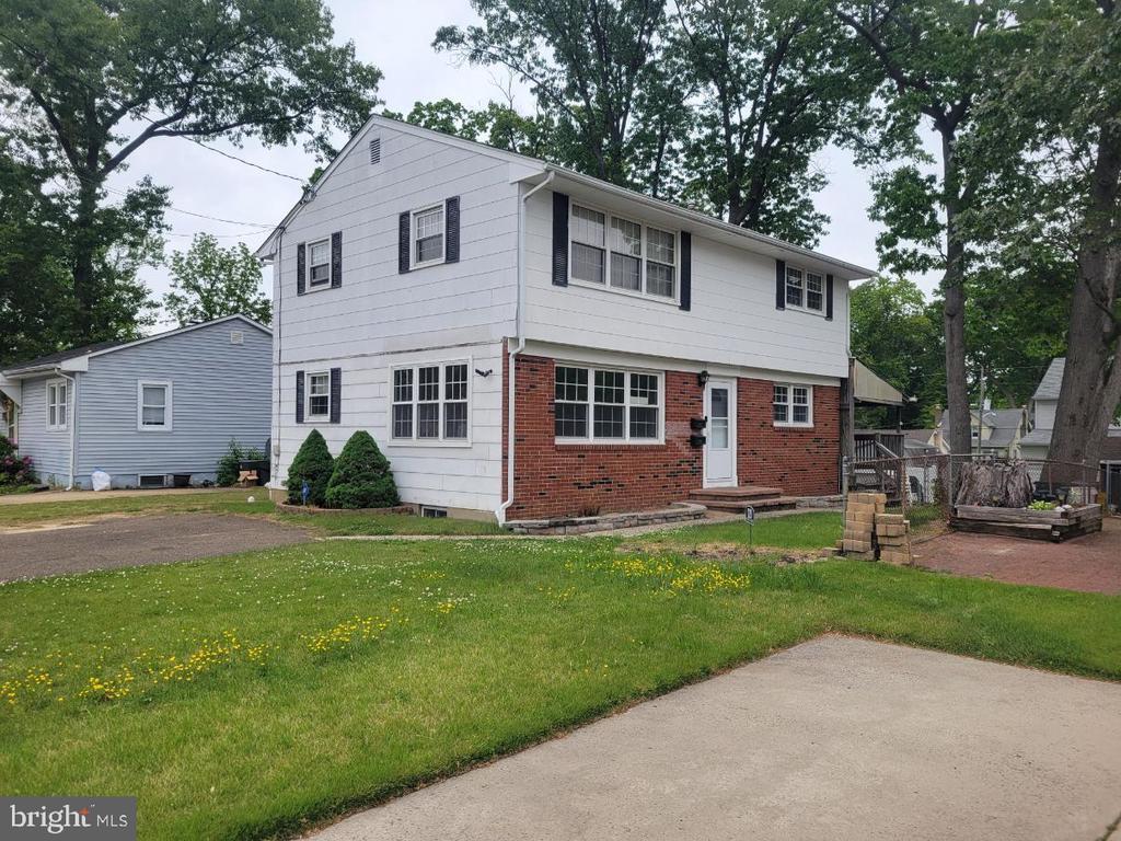 Photo - 120 Schubert Ave