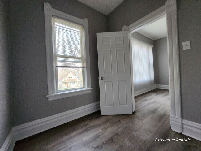 Photo - 7636 S Drexel Ave Unit 2