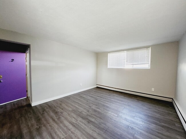 Photo - 10010 154 St Unit 2