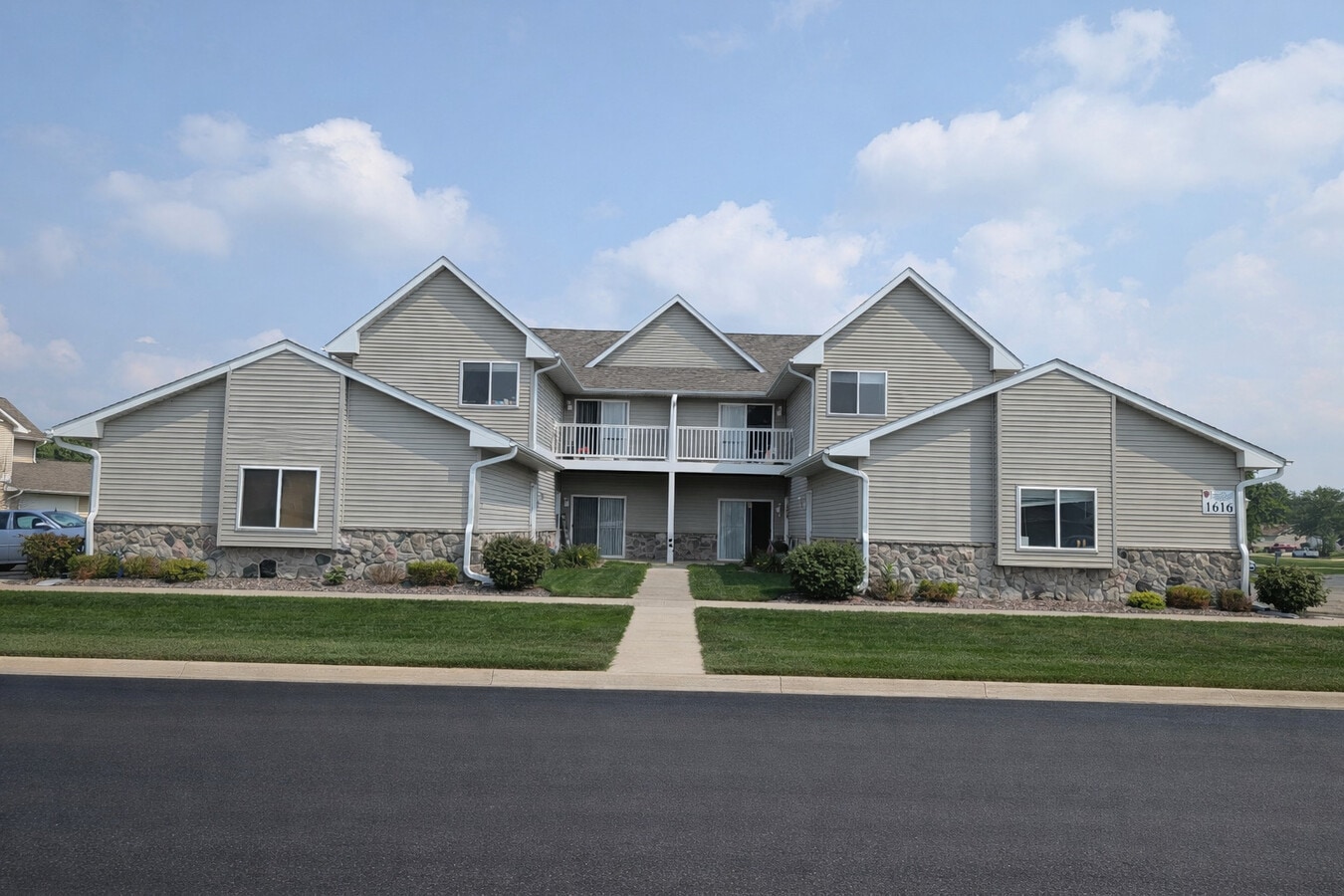 Photo - Prairie Fields Apartments