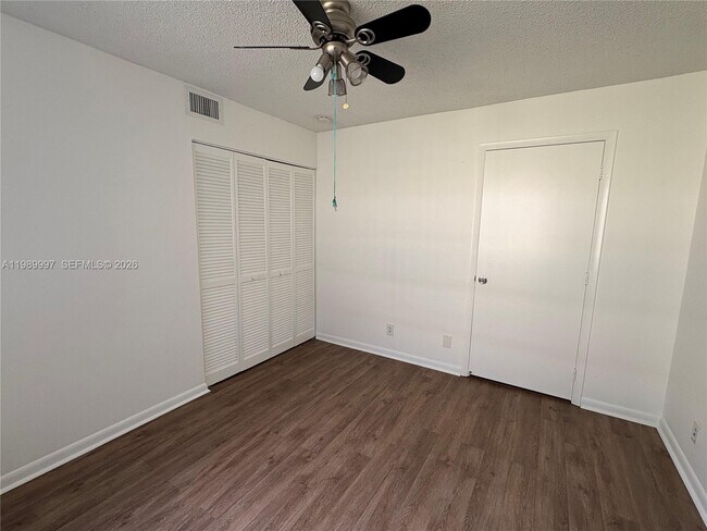 Photo - 8444 Shadow Ct