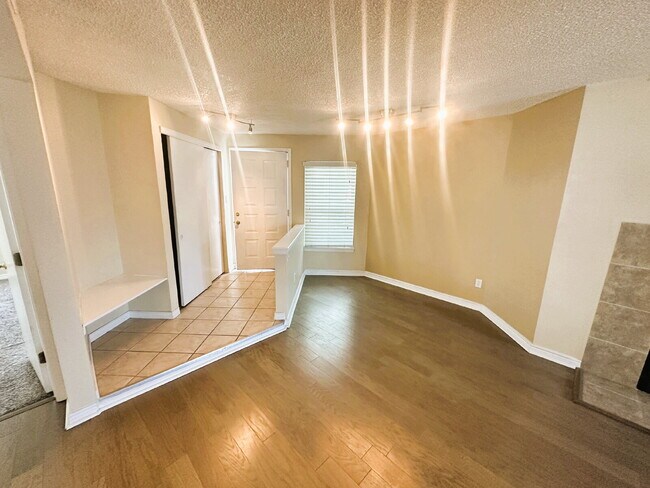 Updated 2 Bedroom, 2 Bath Condo (Available Immediately)