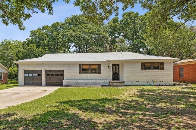 Building Photo - 1645 Tierney Rd Rental