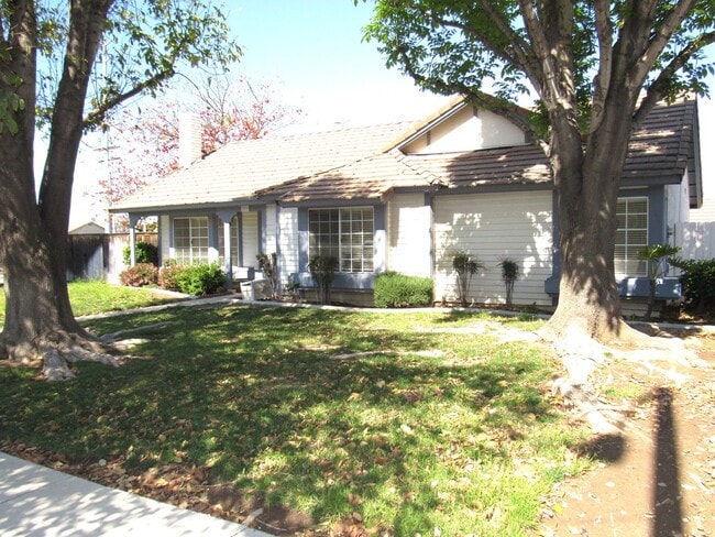 Photo - 1099 W Ontario Ave