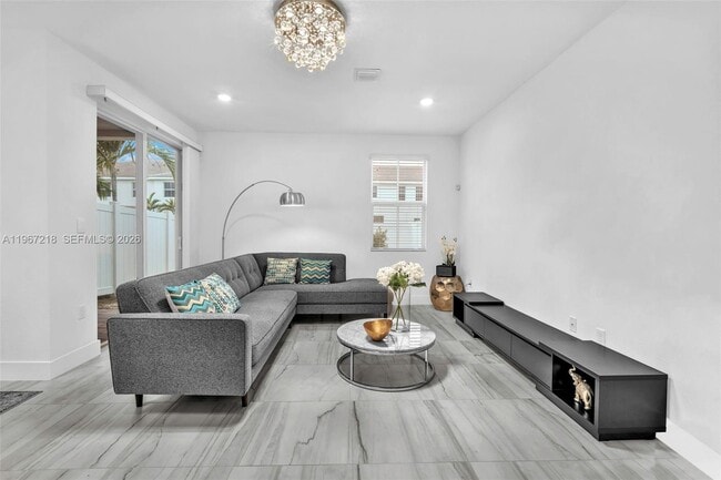 Photo - 142 SW 170th Ave