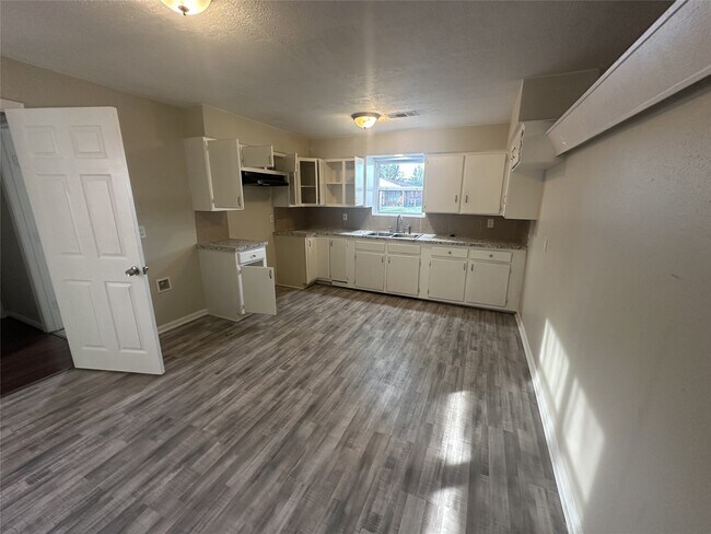 Photo - 3906 Madden Ln