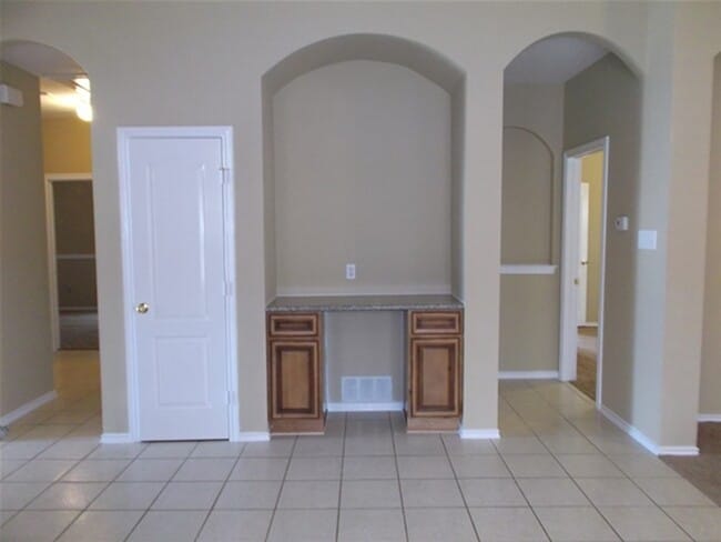 Photo - 1835 Manor Dr