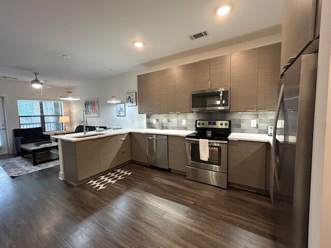 Photo - 915 Battery Ave SE Unit ID1332024P