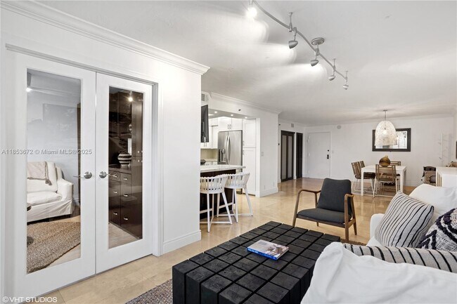 Photo - 2401 Collins Ave Unit 909
