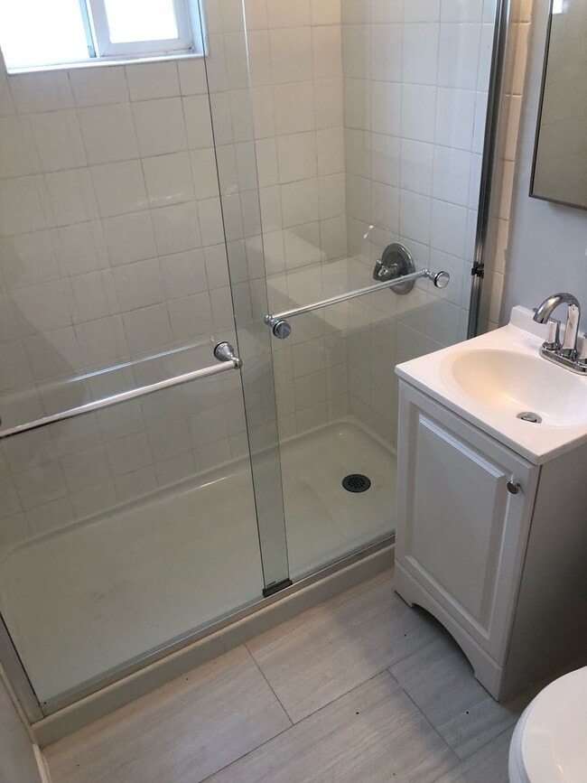 Photo - Emerald (3 unit detached) Unit EM869