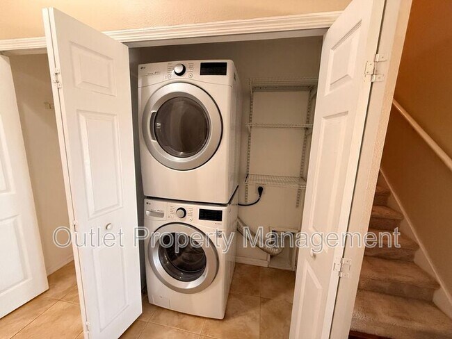 Photo - 1437 Dandelion Dr