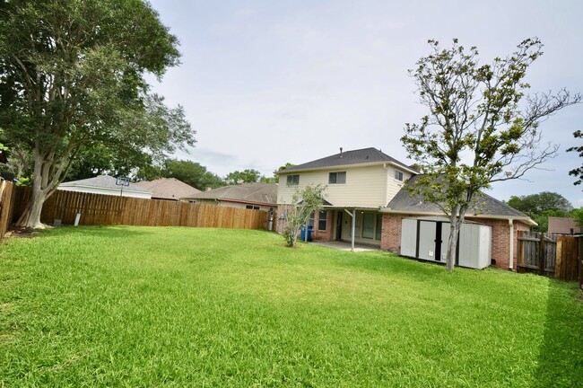 Building Photo - 6822 La Puente Dr
